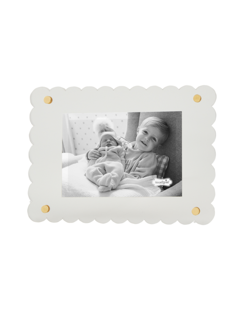 Scalloped Acrylic Frame